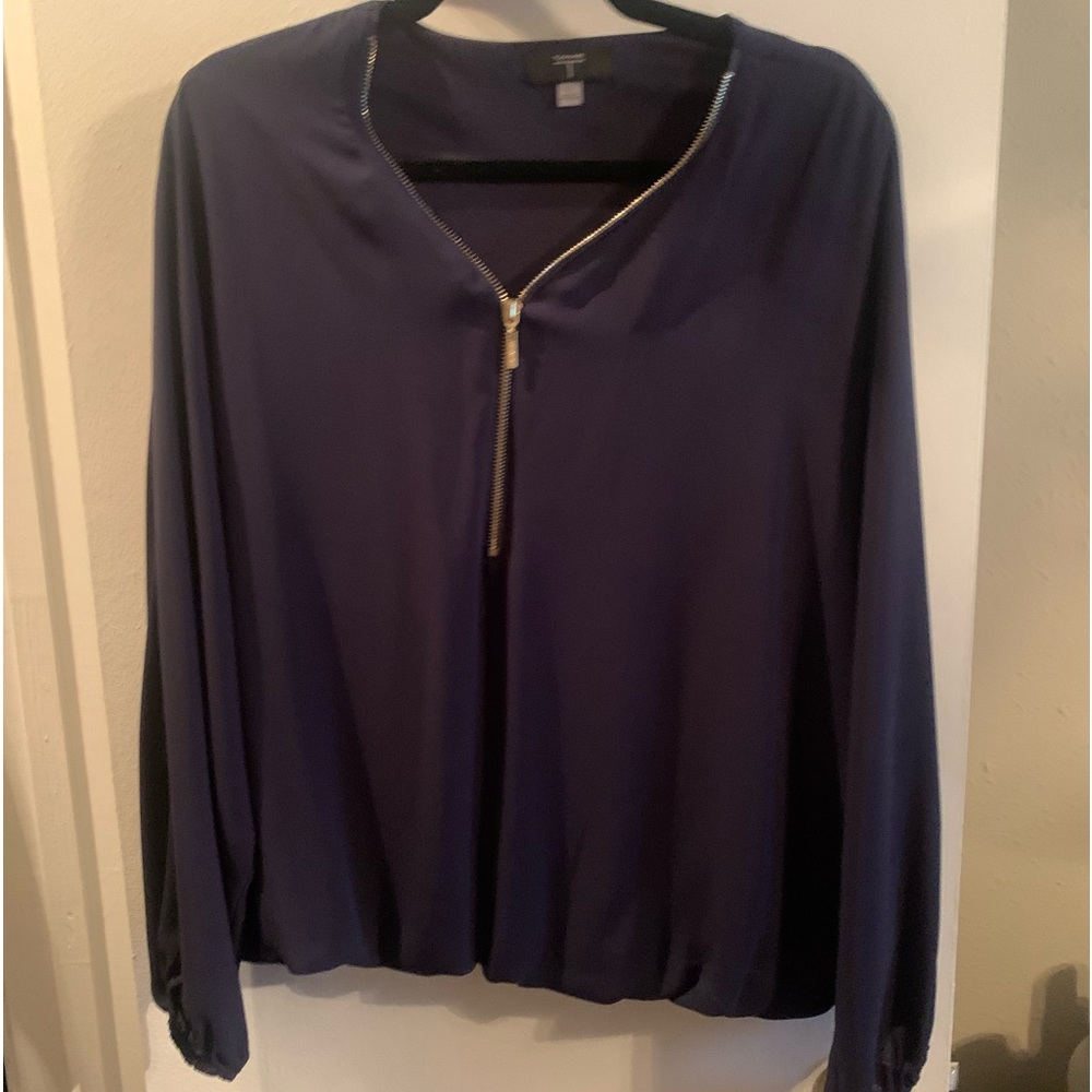 Tahari- Navy Blue Long Sleeve Banded Blouse w/ Gold half zip closure, Size L